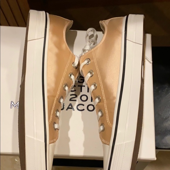 NIB Auth Marc Jacobs Low Top Sneaker - Picture 7 of 16